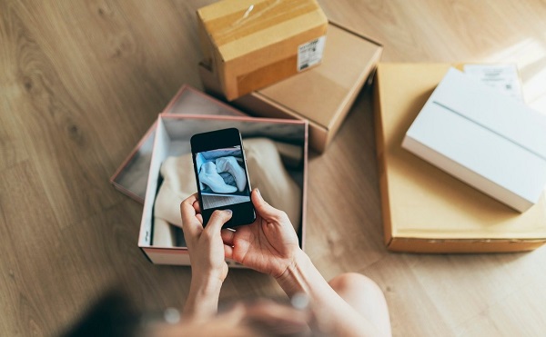 Ghi hình đóng hàng để xử lý khiếu nại trả hàng TikTok nhanh chóng