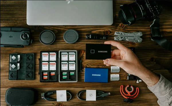 Các hình thức lưu trữ video đóng hàng gồm lưu cục bộ tại máy và lưu đám mây